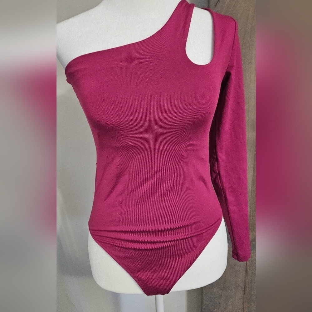 One-Shoulder Pink Top - Picture 5 of 12